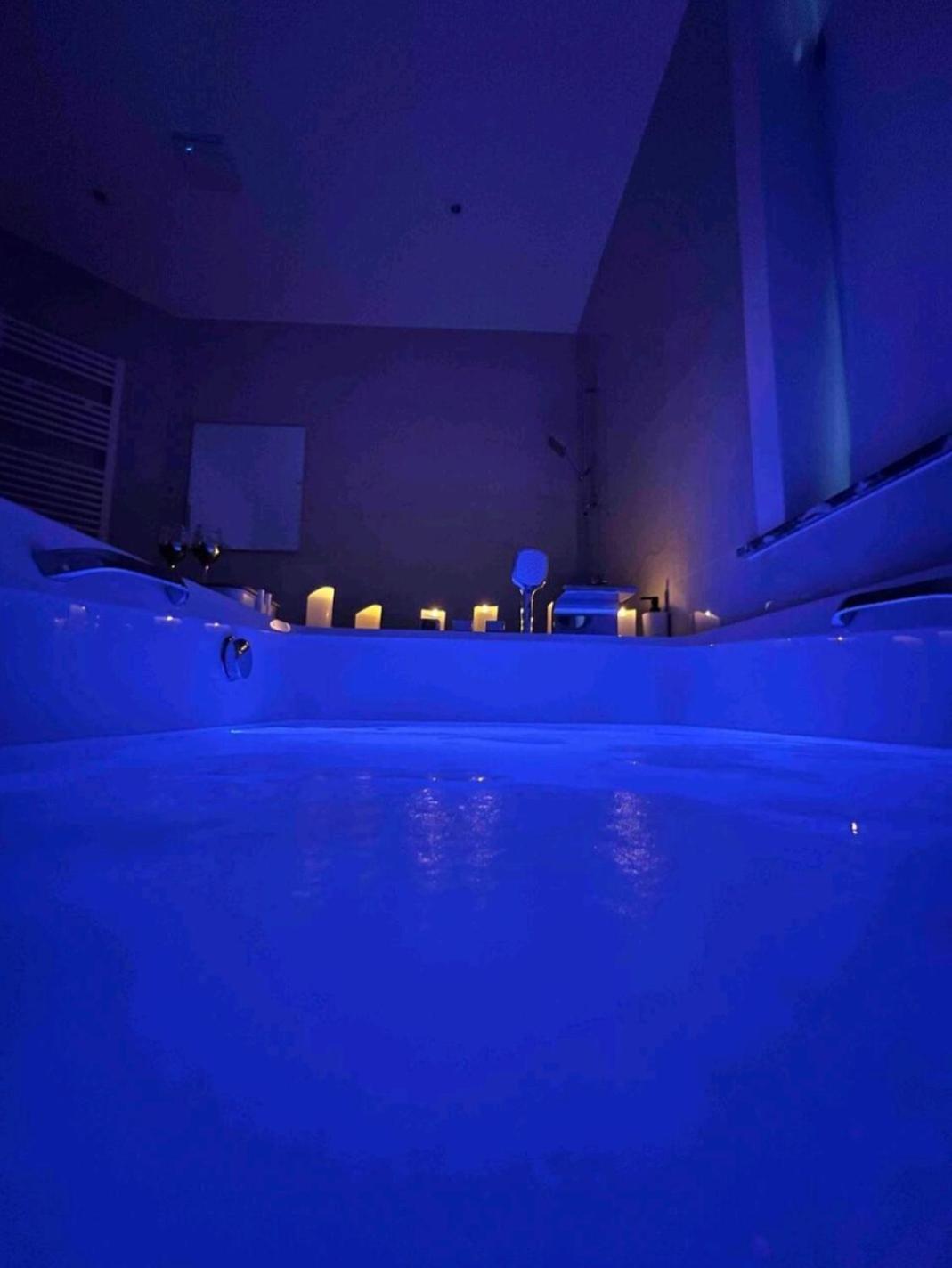 Sublime Appartement Calme Cosy & Jacuzzi Brüksel Dış mekan fotoğraf