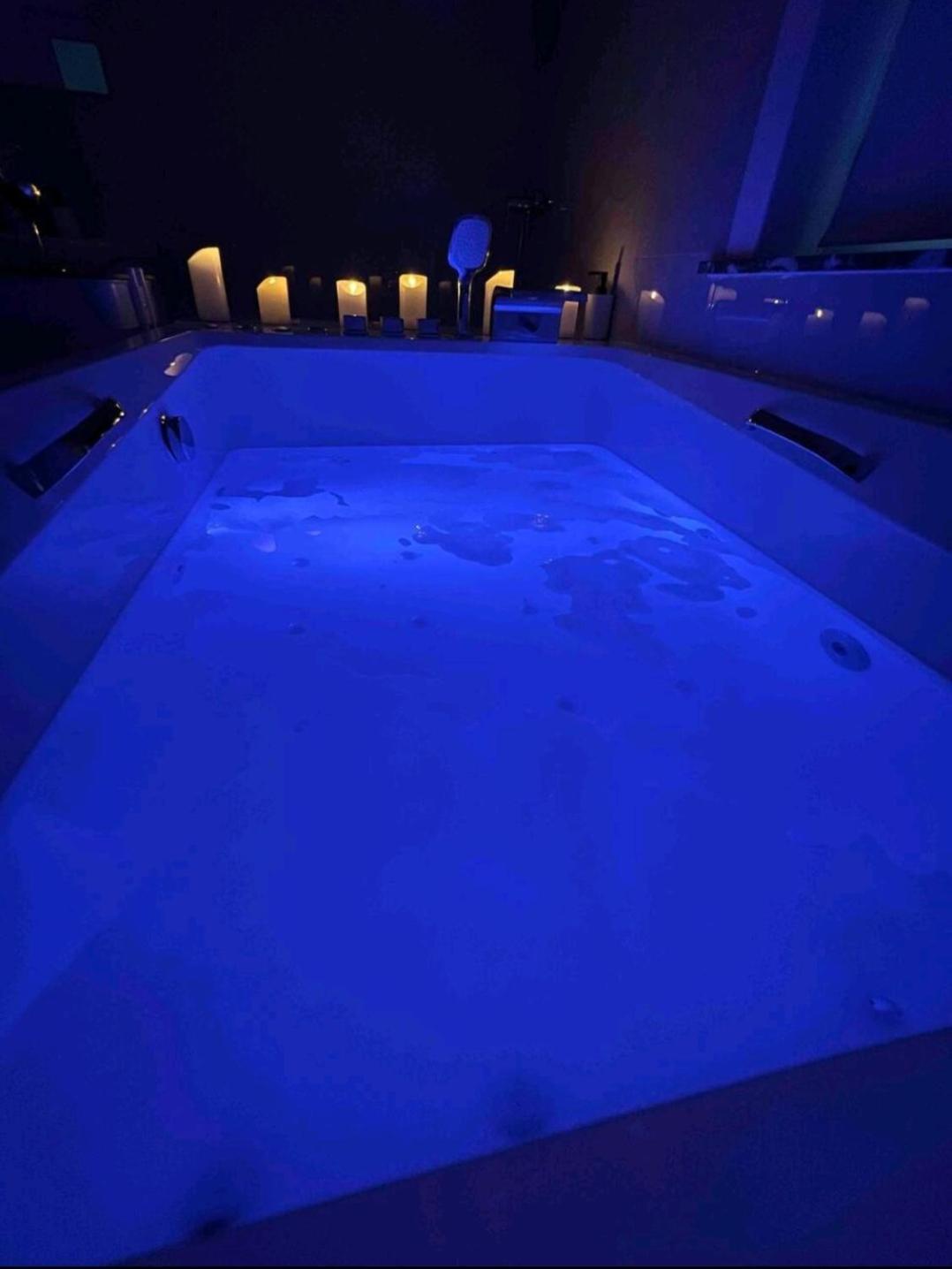 Sublime Appartement Calme Cosy & Jacuzzi Brüksel Dış mekan fotoğraf